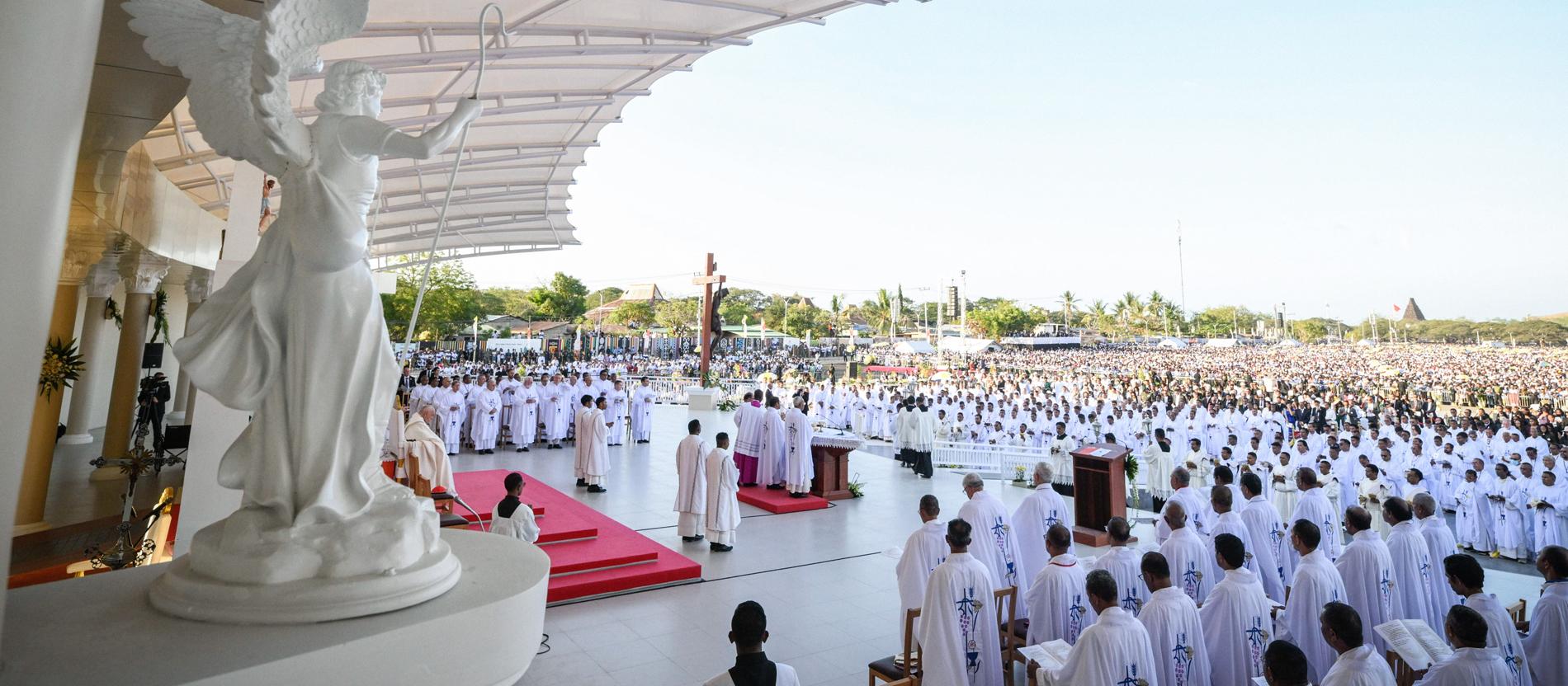 Svätá omša so Svätým Otcom počas jeho návštevy Východného Timoru. Foto: Vatican Media/Romano Siciliani