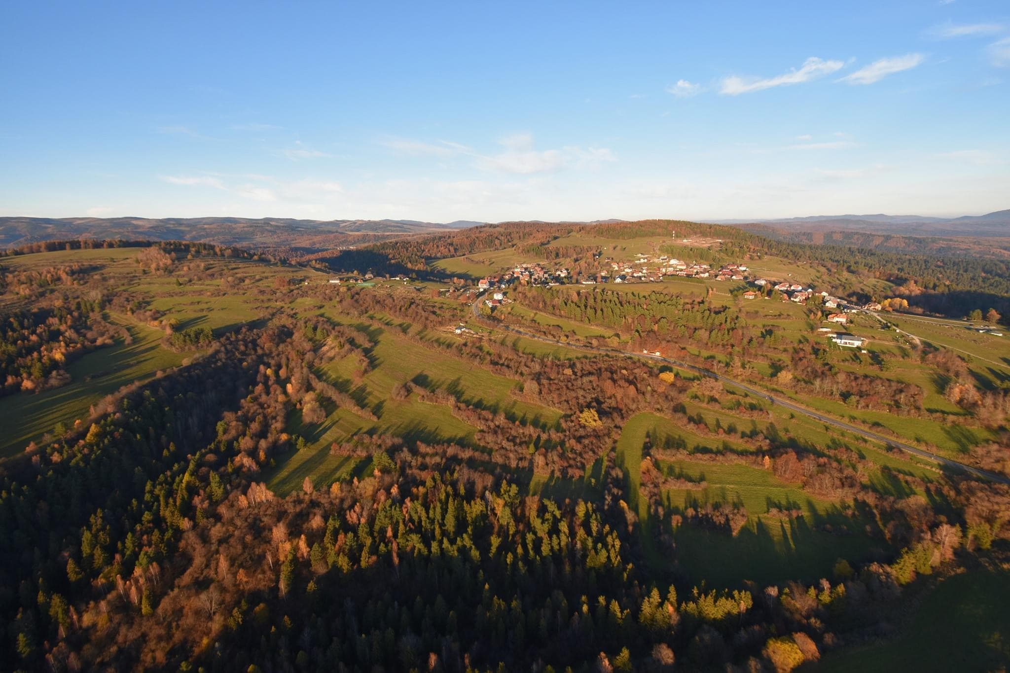 Pohľad z výšky na krajinu pokoja. Autor: Andrej Legutký