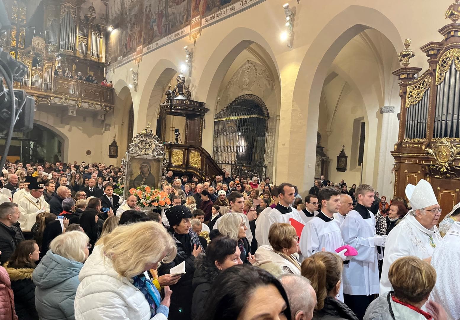 Otvorenie Trnavskej novény 13. novembra 2025. Foto: Júlia Kubicová